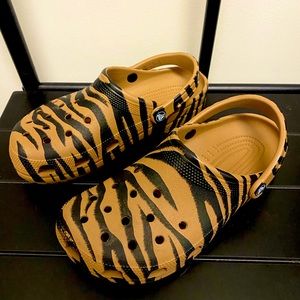 Tiger stripe animal print crocs clog womens size 10